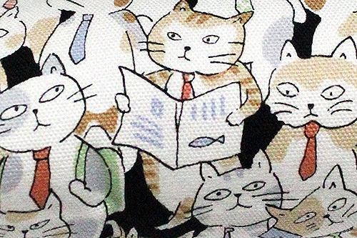 またたび入り手作りキッカー「サラリーマン猫」新聞を読む猫